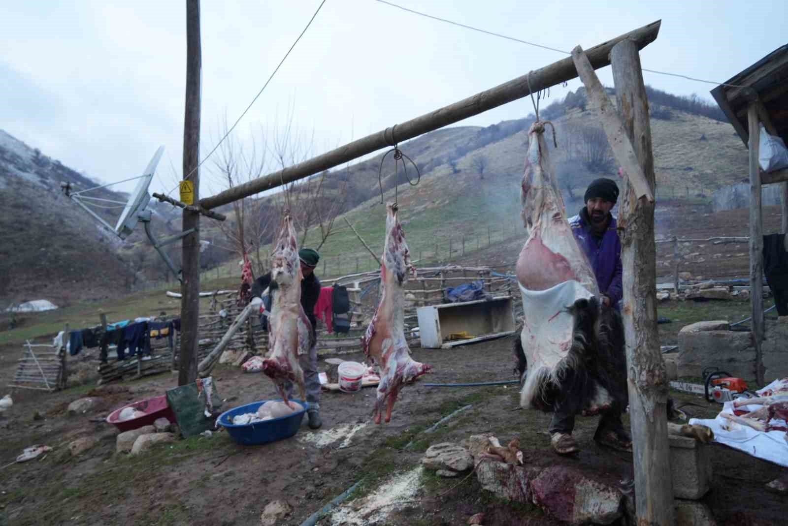Muş’ta asırlık kavurma geleneği yaşatılıyor
