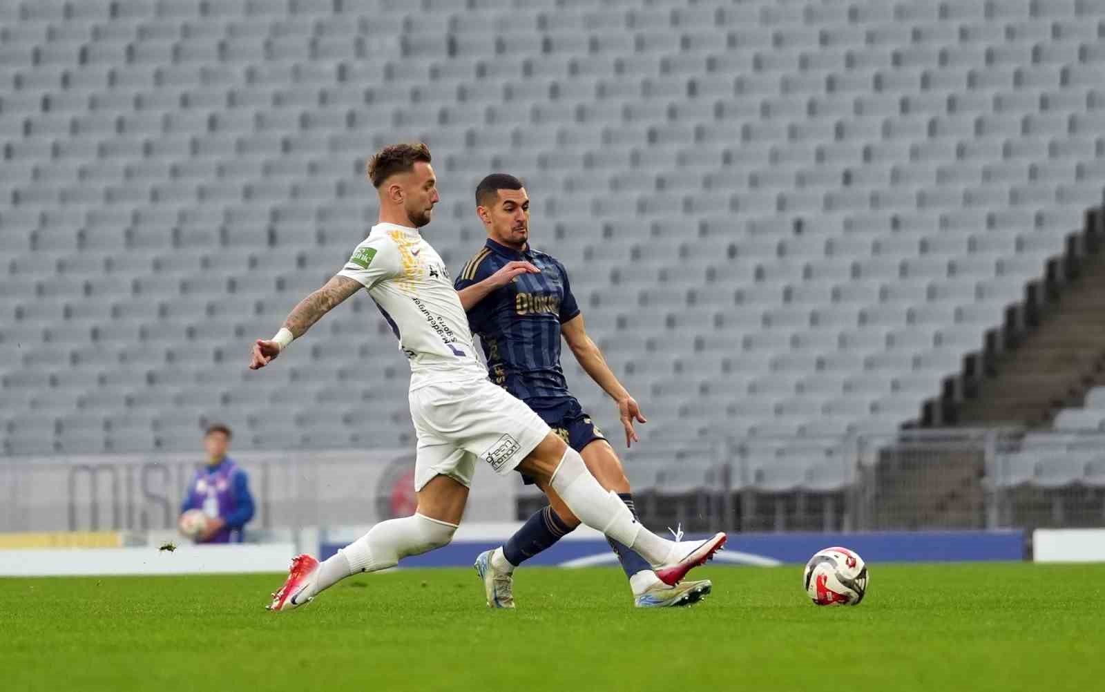 Trendyol Süper Lig: Eyüpspor: 0 - Fenerbahçe: 0 (Maç devam ediyor)