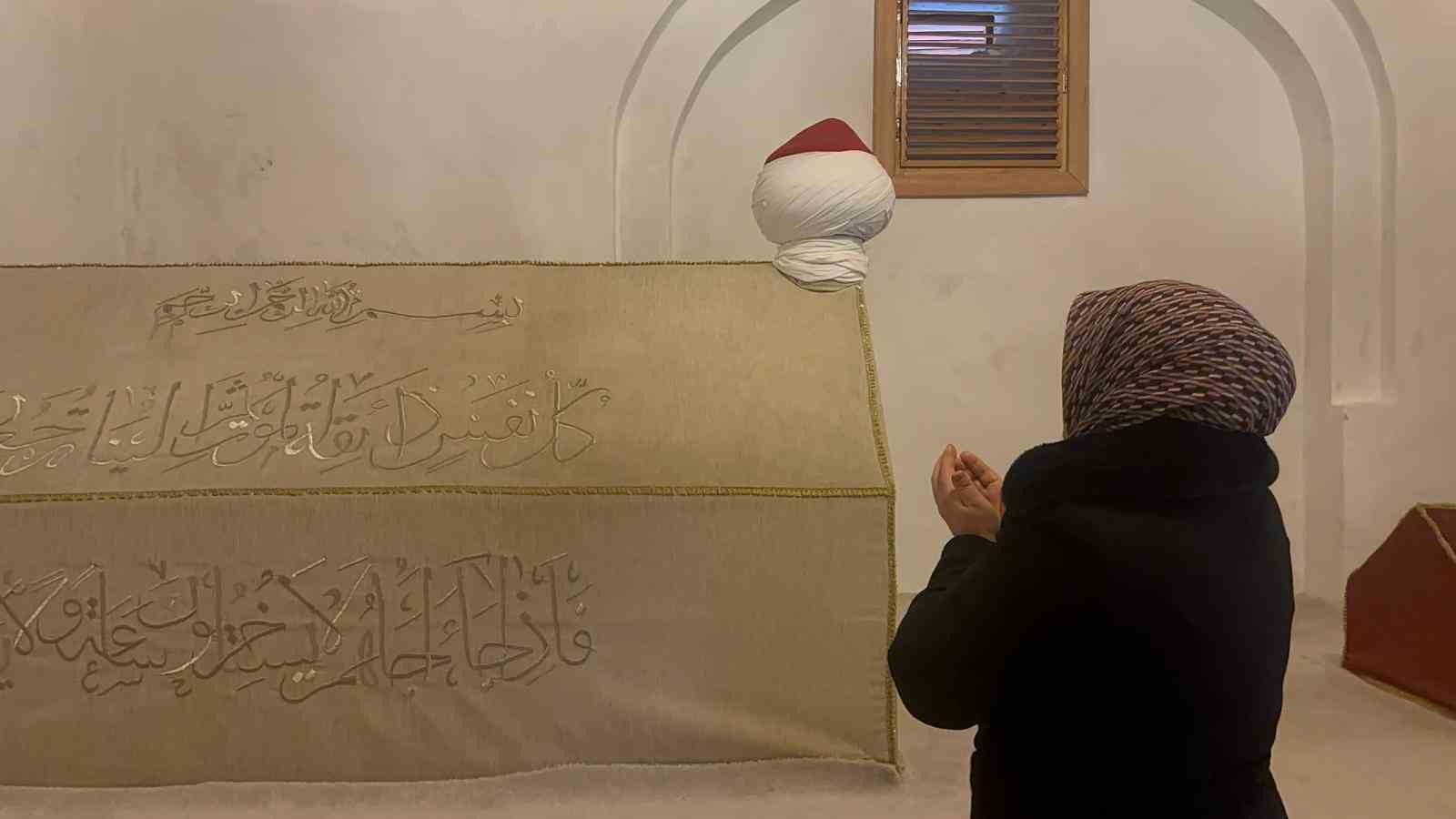 Batı Karadeniz’in fatihi Emir Karatekin Bey’in kabrini her yıl binlerce kişi ziyaret ediyor