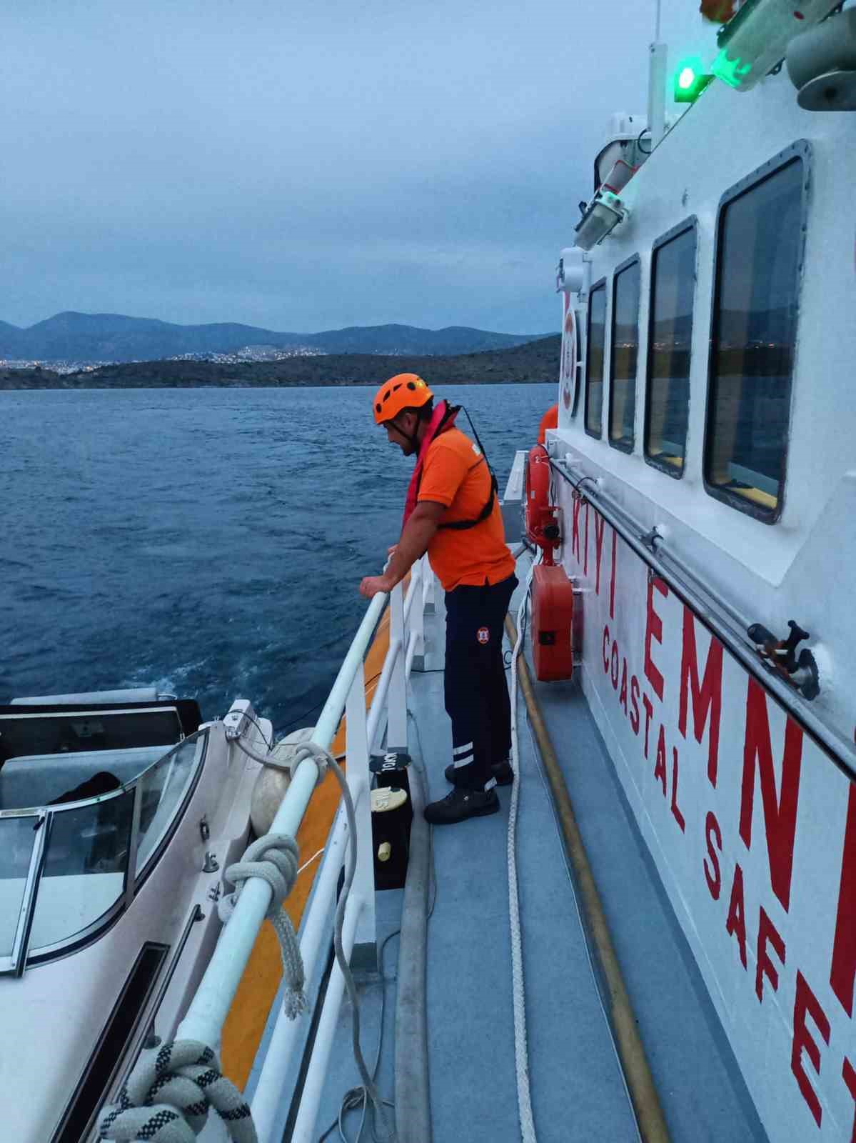 Su alan tekne Kıyı Emniyet ekipleri tarafından kurtarıldı