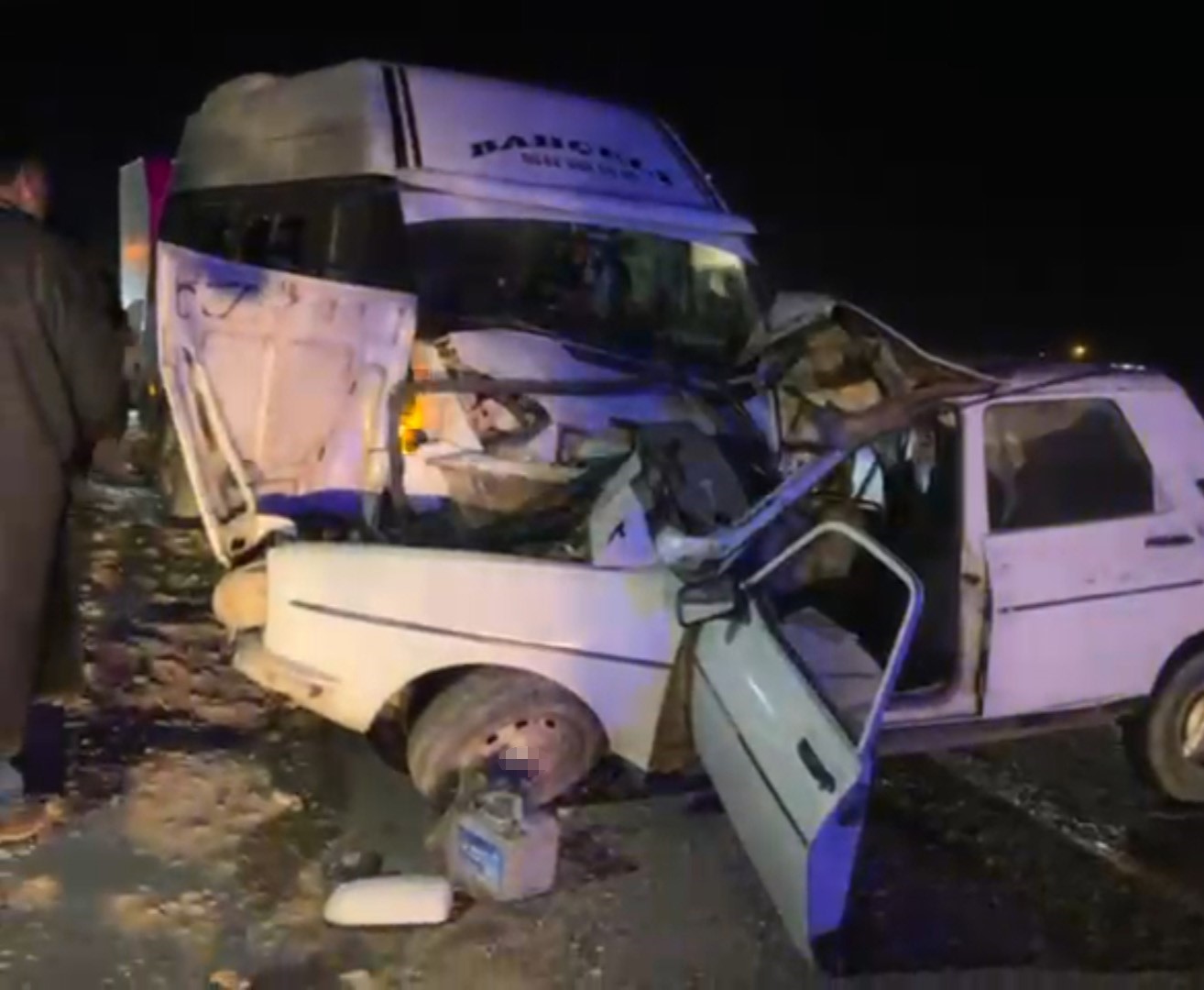 Şanlıurfa’da minibüs ile otomobil çarpıştı:1 ölü