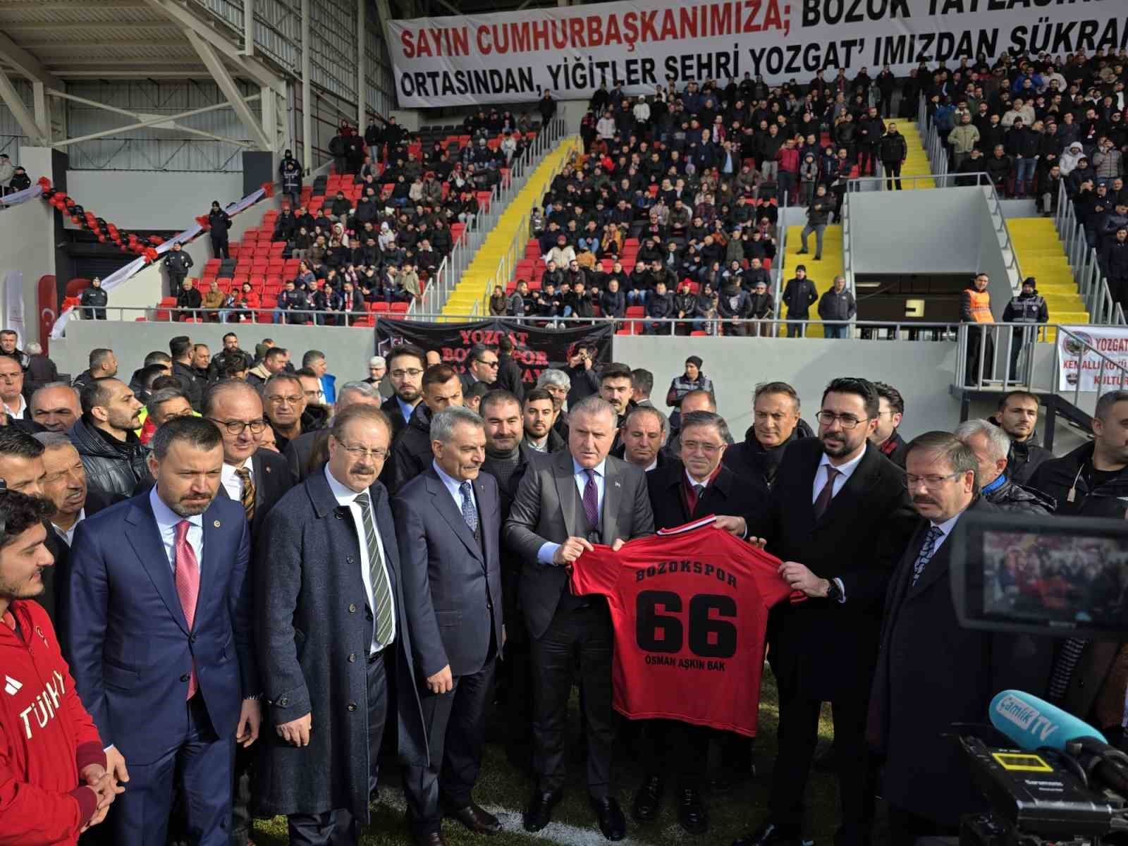 Yozgat Şehir Stadyumu, Bakan Osman Aşkın Bak’ın katılımıyla açıldı
