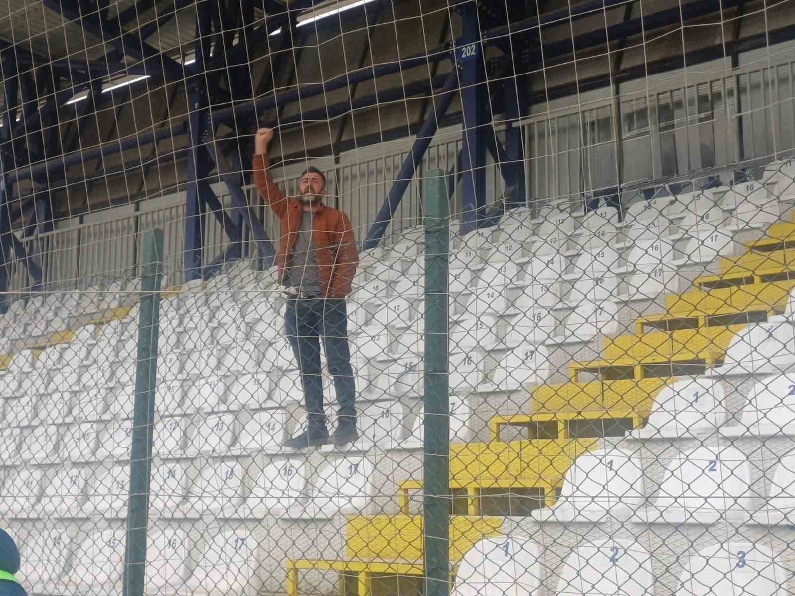600 kilometre yol kat edip takımını tek başına destekledi
