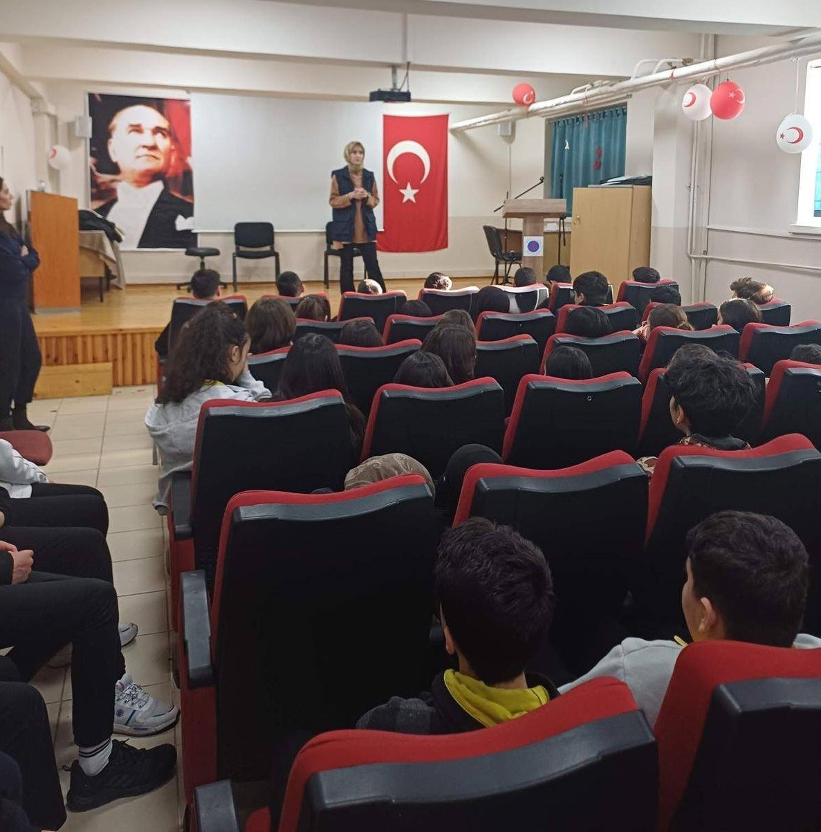 Erzincan’da öğrencilere siber suçlarla mücadele eğitimi