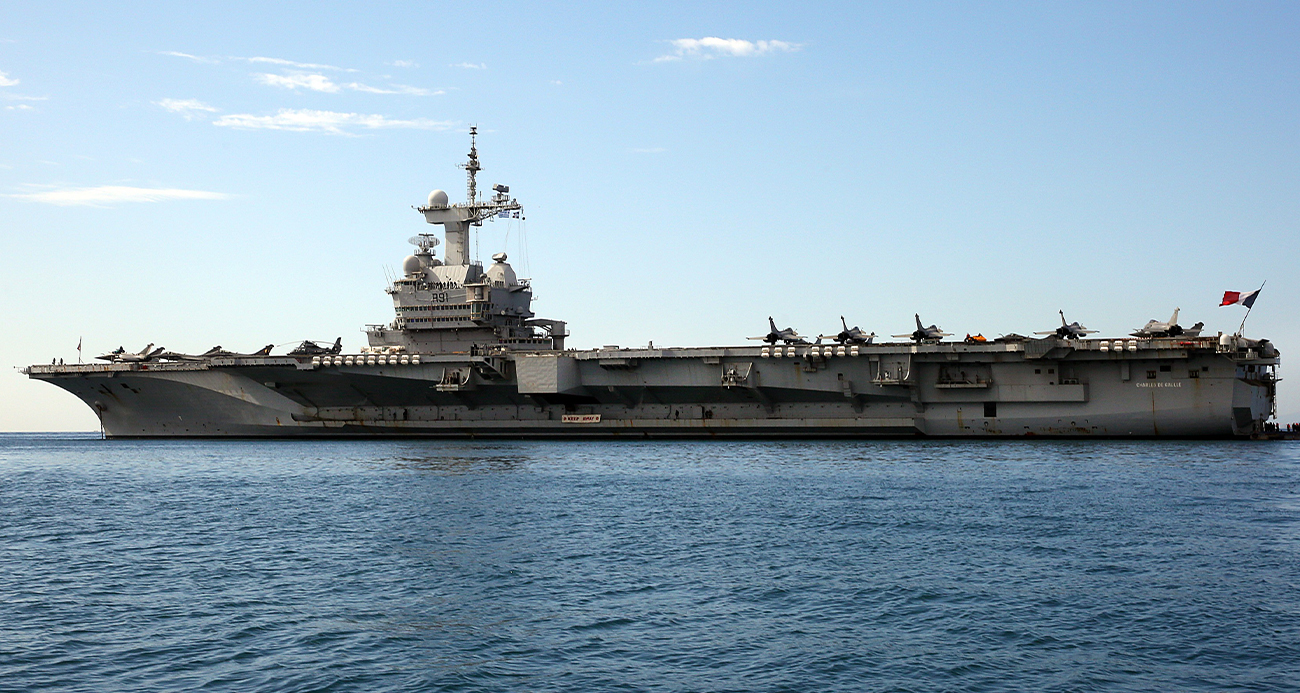 Fransa, yeni uçak gemisi inşa edecek