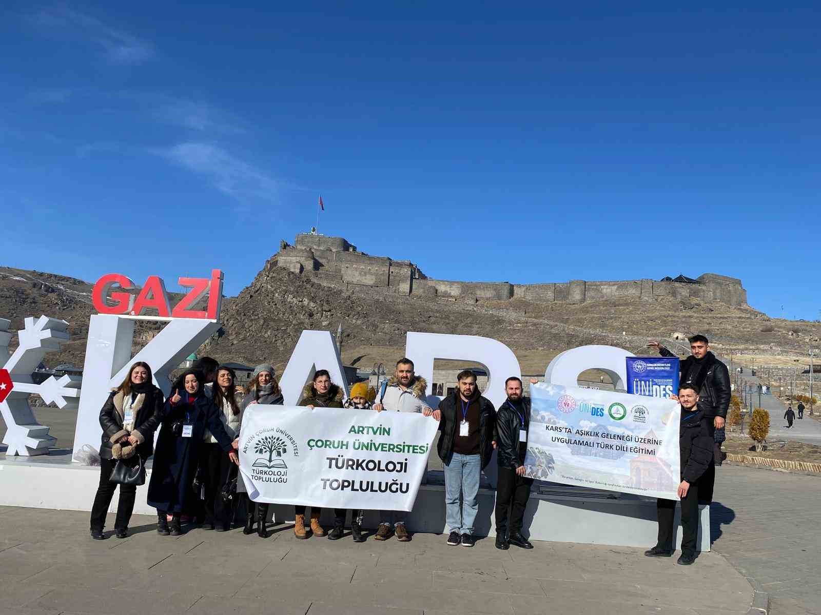 Kars’ta aşıklık geleneği masaya yatırıldı