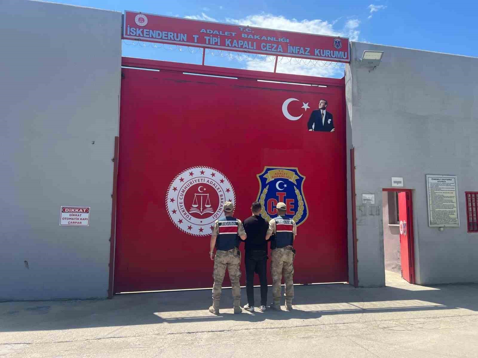 Hatay’da 30 yıl hapis cezası bulunan firari mandalina bahçesinde yakalandı