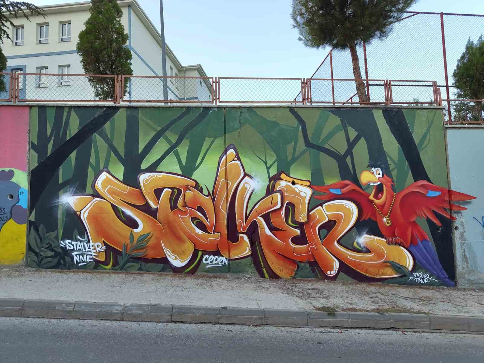 Bozüyük’te okul duvarları sanatla hayat buldu