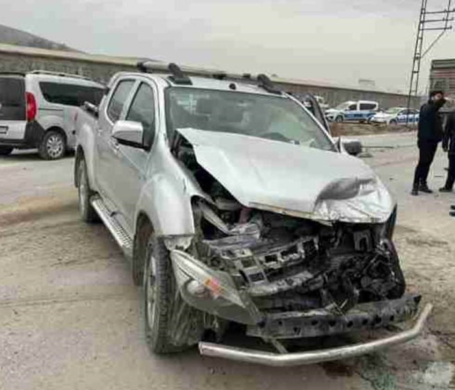 Karapınar’da tır ile kamyonet çarpıştı: 1 yaralı