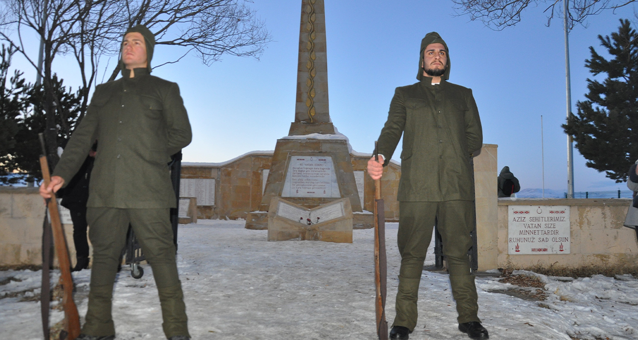 Sarıkamış şehitleri için eksi 10 derecede saygı nöbeti