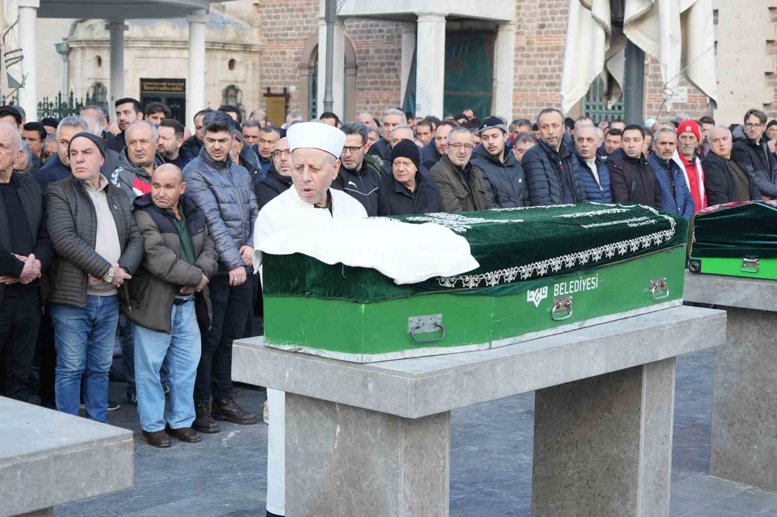 Hastanede cenazeler karıştı