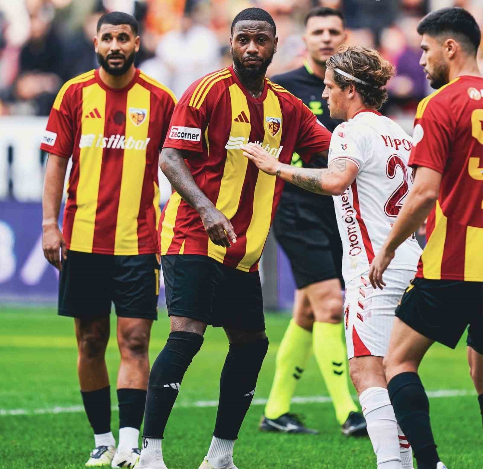 Kayserispor’a 17 maçta 42 sarı kart ve 2 kırmızı kart çıktı