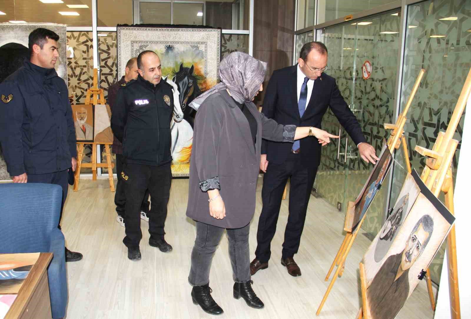 Kahramanmaraş’ta halıdan tuvale uzanan sergi yolculuğu