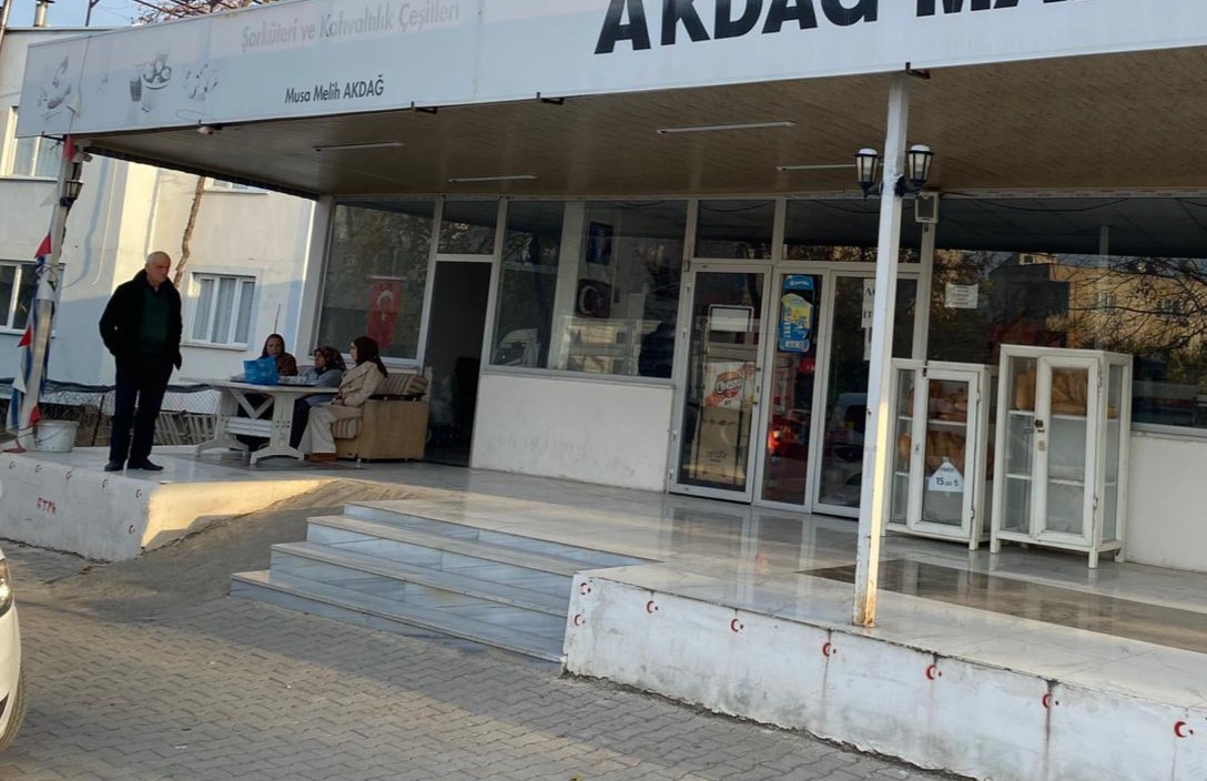 Osmaniye’de çaldıkları minibüsle 2 market soydular