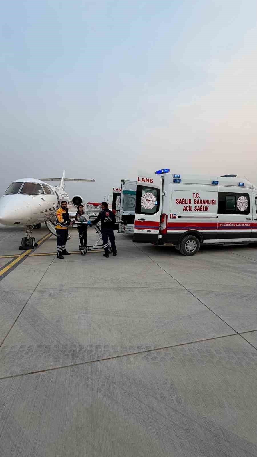 Hava ambulansı 6 günlük bebek için havalandı