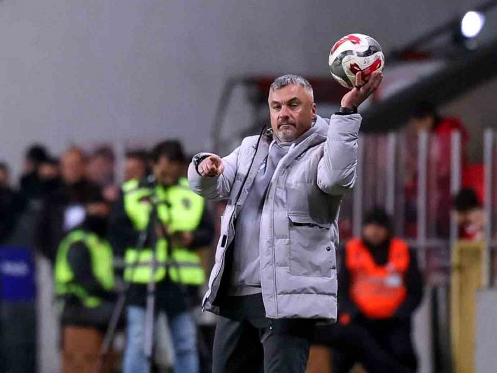 Samsunspor Teknik Direktörü Reis: 