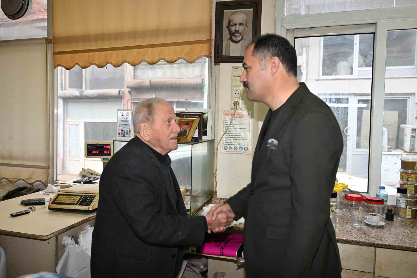 Regaip Kandili’nde, Demirci’de ustalara vefa ziyareti