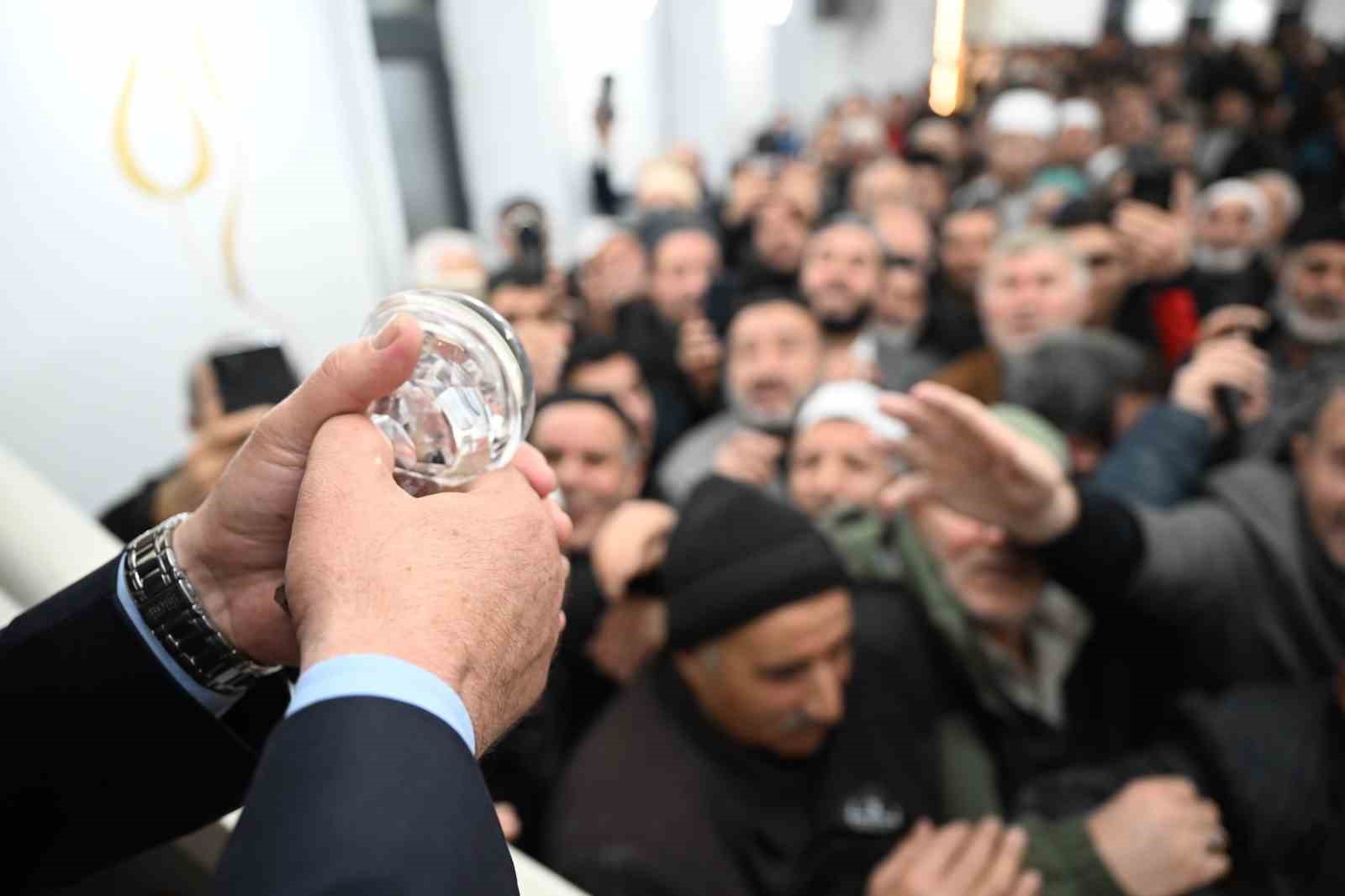 Regaip Kandilinde Sakal-ı Şerif ziyarete açıldı