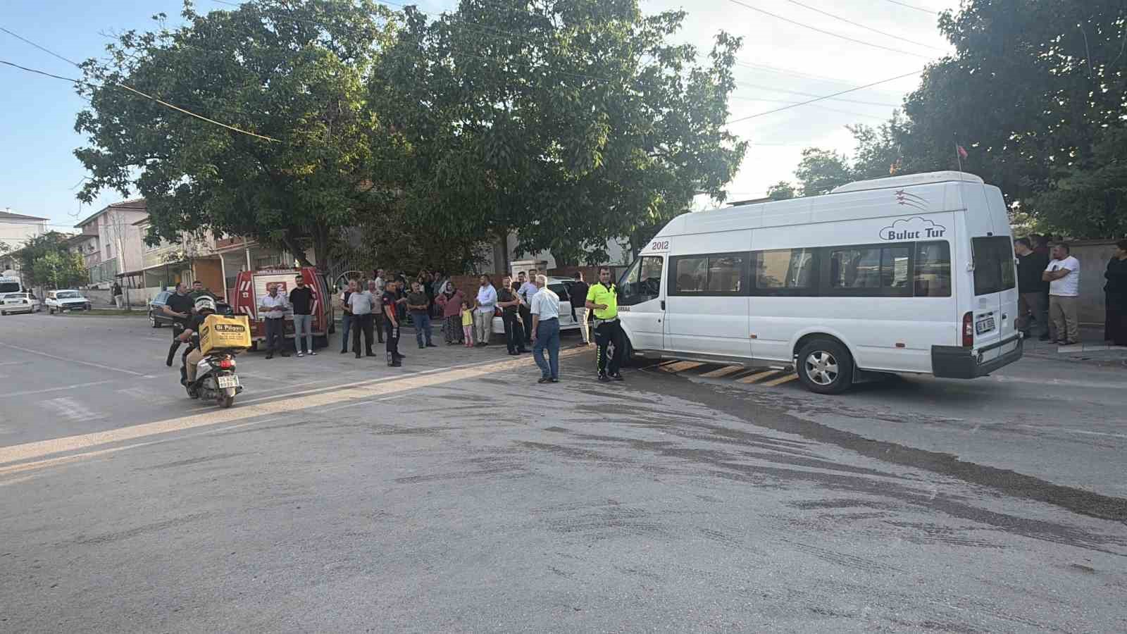 isci-servisi-ile-otomobil-carpisti-5-yarali