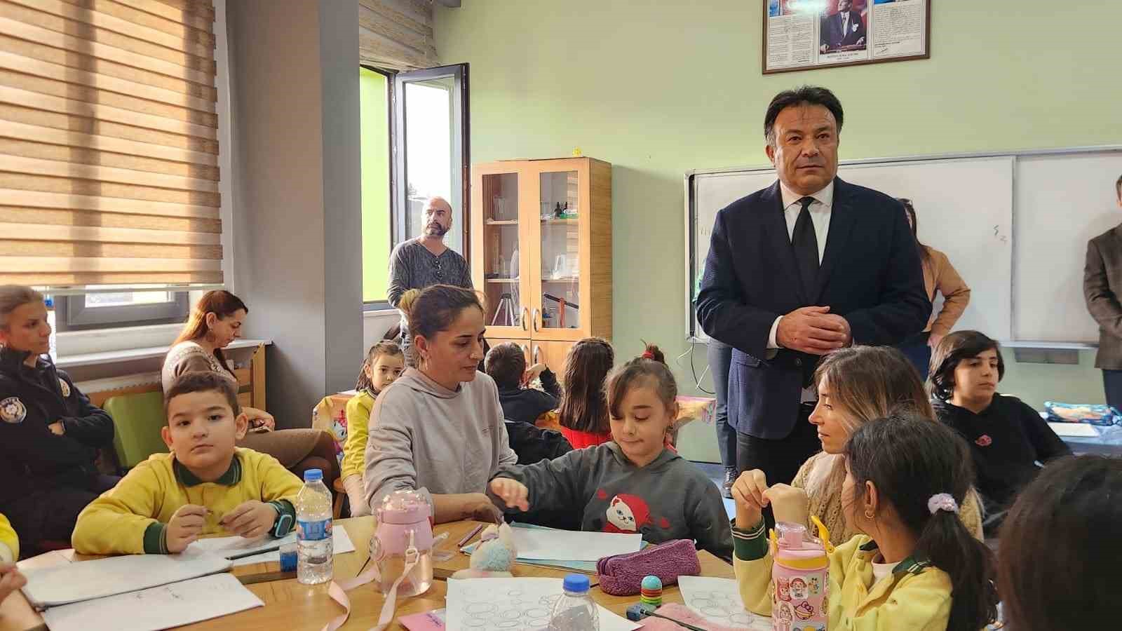 Tunceli’de çocuklar sanatla kendini keşfediyor