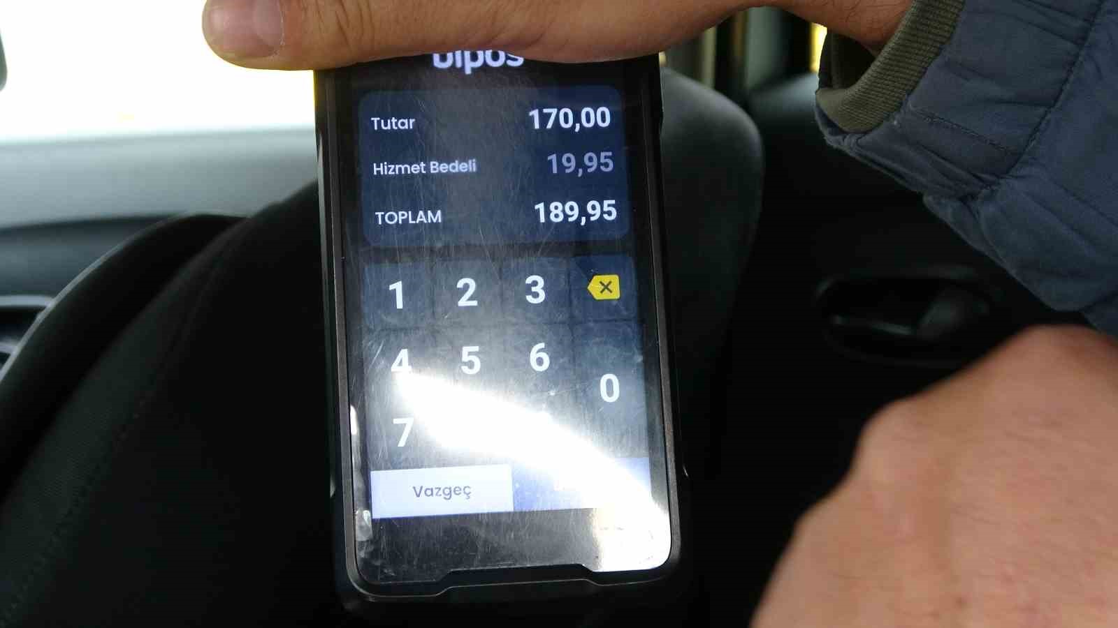 Kadın yolcu ile taksicinin hizmet bedeli tartışması: 