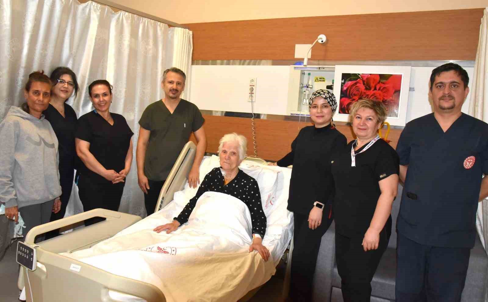 Çanakkale’de 90 yaşındaki hasta Koroner By-Pass ameliyatıyla hayata tutundu