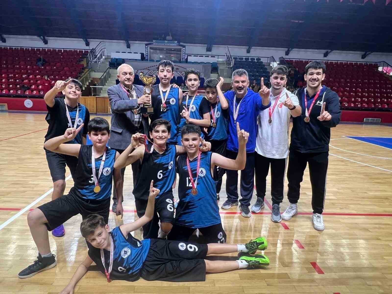 Potada Kütahya’nın zirvesi Zafertepe