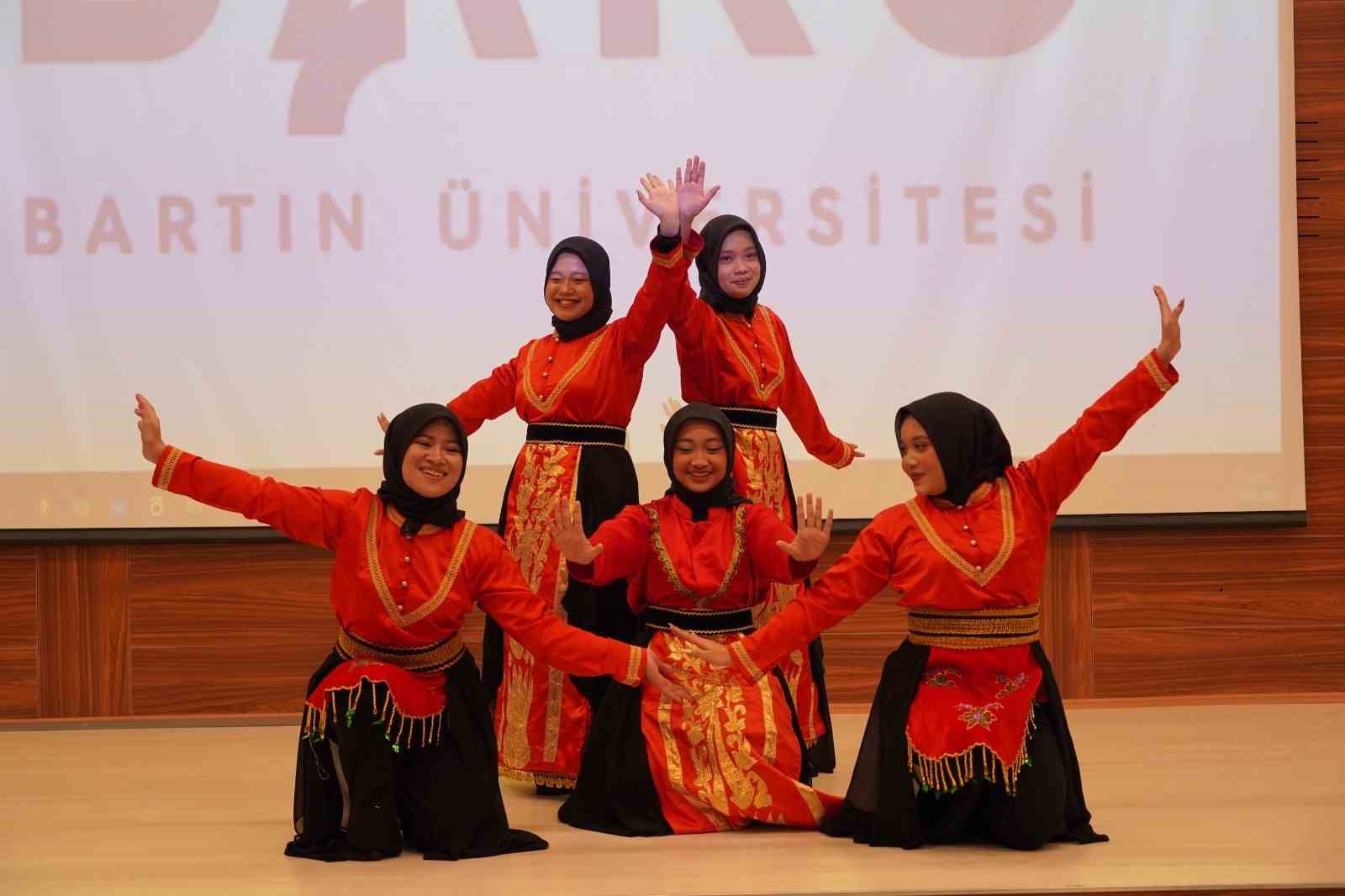 BARÜ’de farklı kültürler bir araya geldi