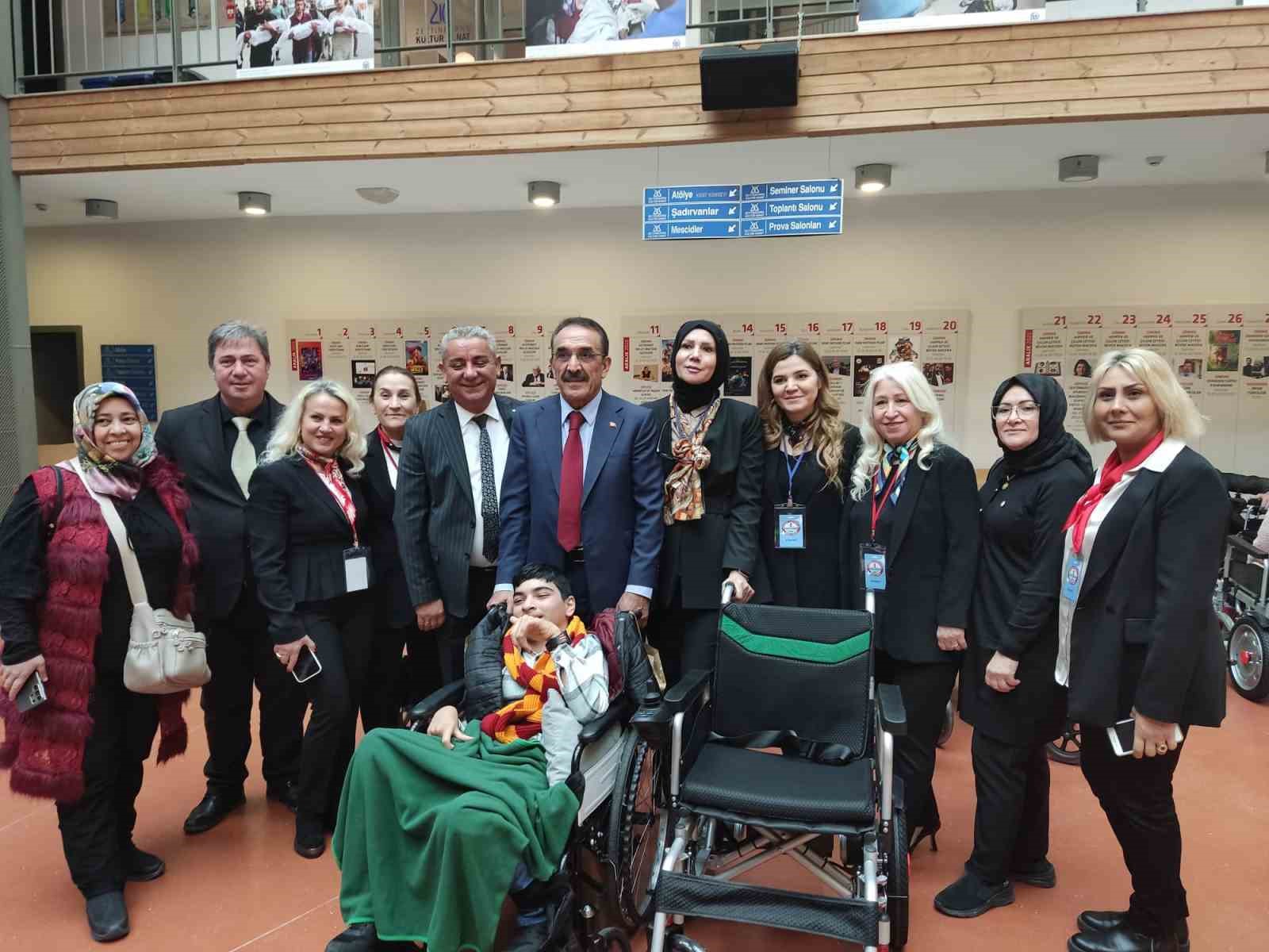 Kırşehir Beyazay Derneği’nden ’Bir Sandalye Bir Umut’ projesine katkı