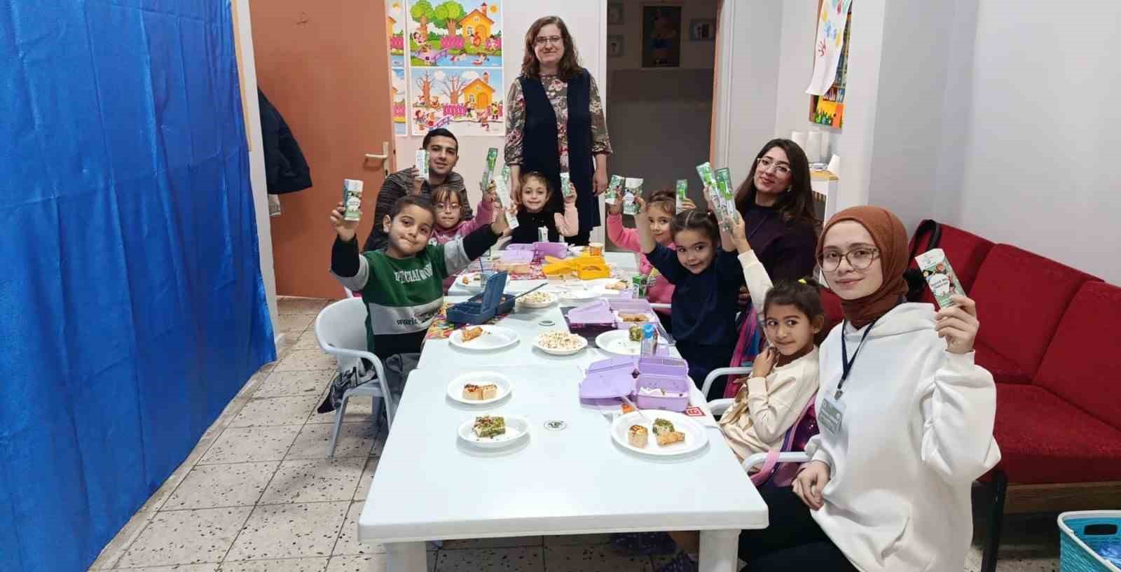 İlkokul öğrencilerine diş sağlığı eğitimi verildi