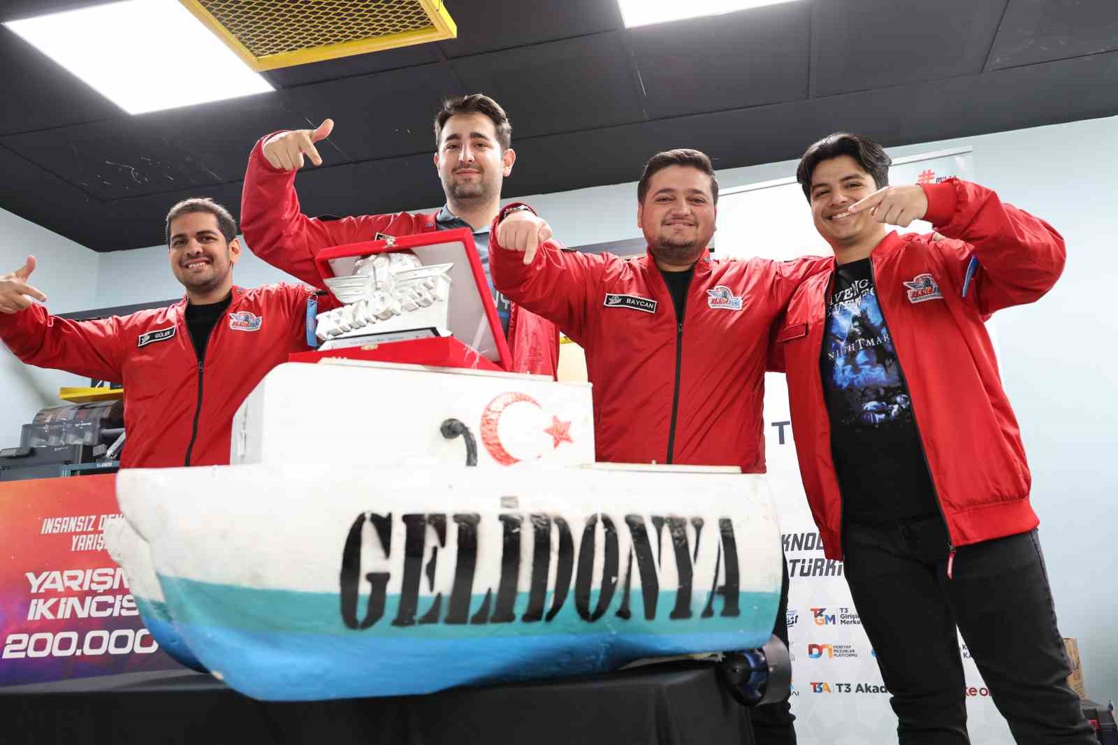 Tam otonom su üstü deniz aracıyla 284 takım arasından Türkiye ikinciliği