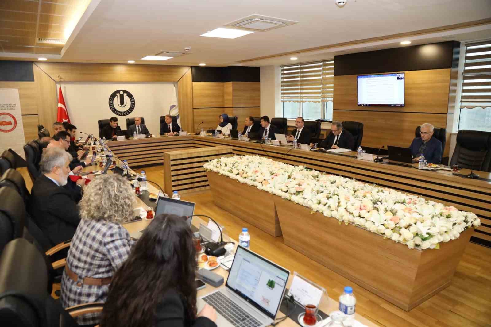 Rektör Hacımüftüoğlu, ÜAK yönetim kurulu toplantısına katıldı