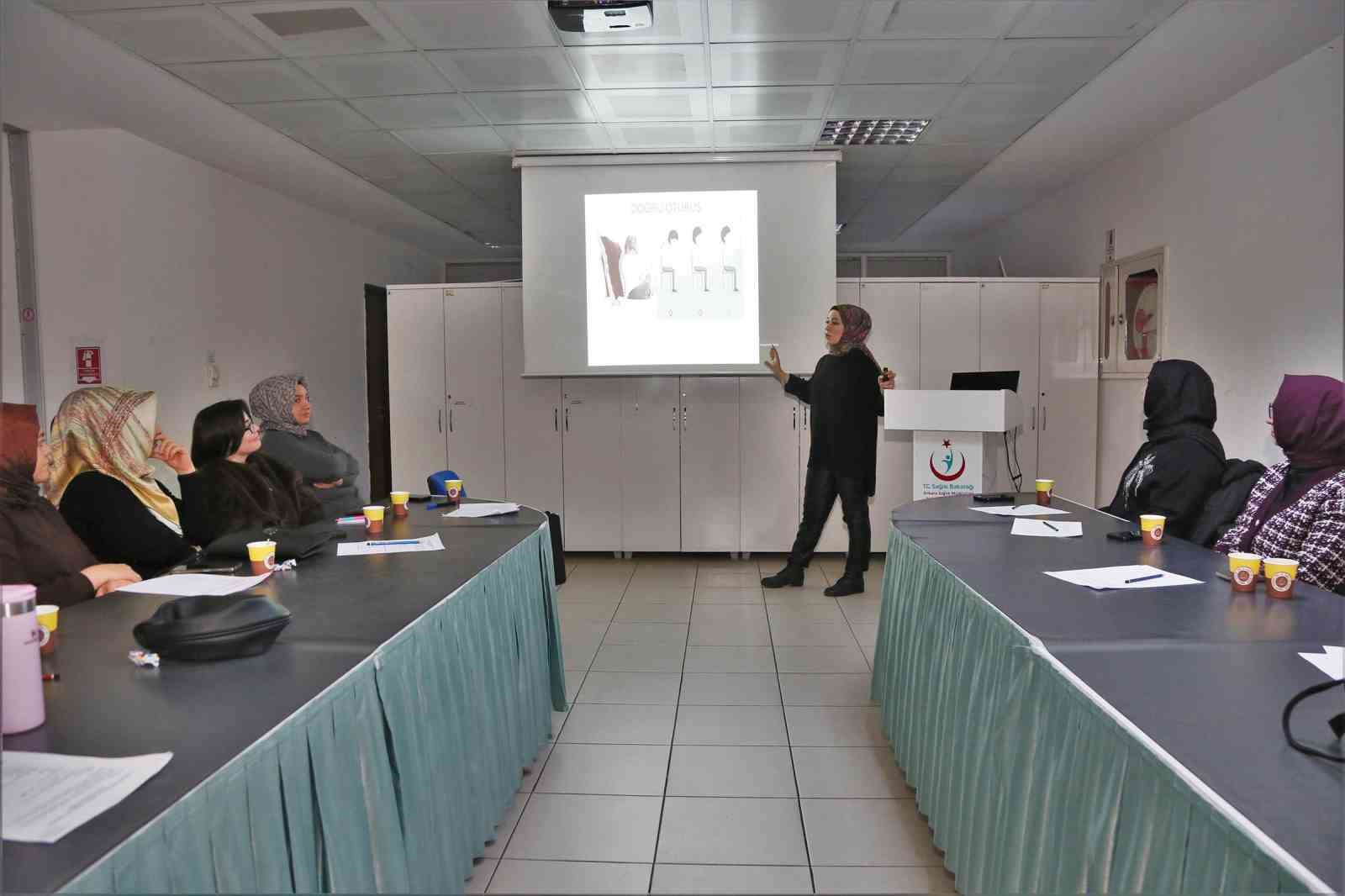 Ankara’da çocuk gelişim merkezi eğitimcilerine yönelik eğitim programı düzenlendi