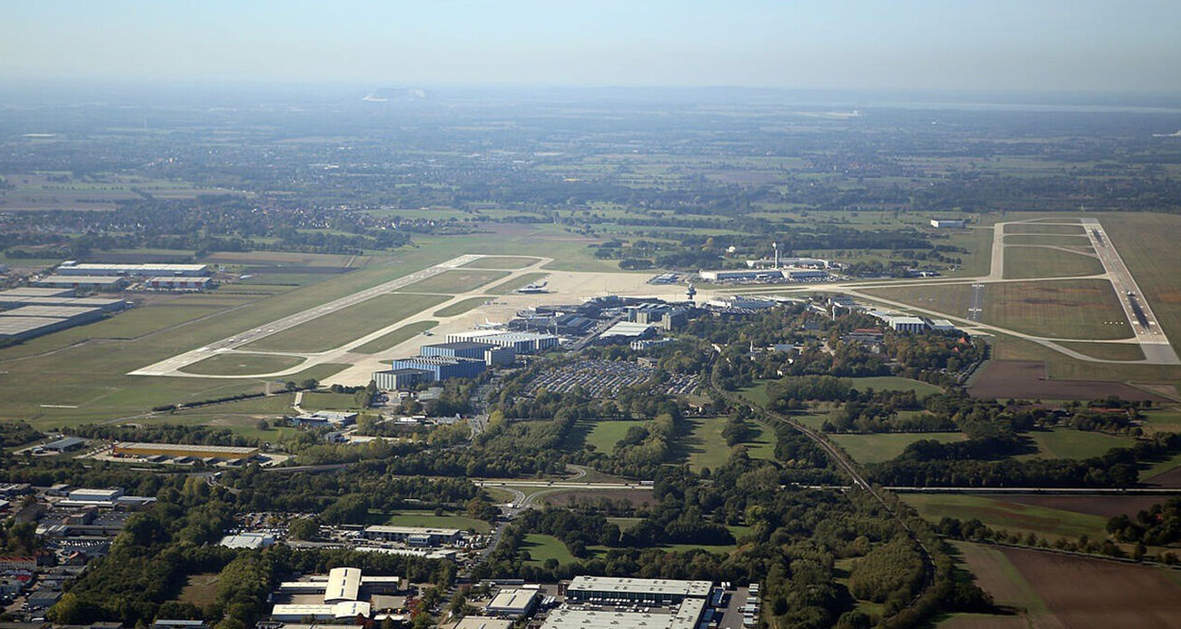 Hannover Havalimanı'nda dron tehlikesi nedeniyle uçuşlar aksadı