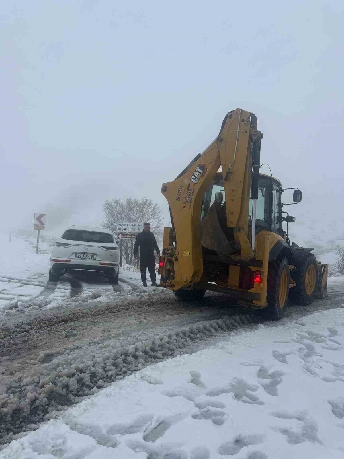 Gercüş’te kar nedeniyle 5 köy yolu ulaşıma kapandı