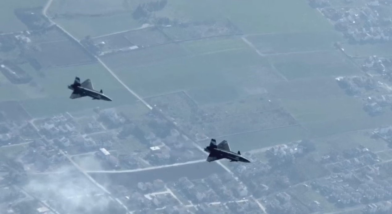 Bayraktar KIZILELMA’dan akıllı filo otonomisi ile kol uçuşu