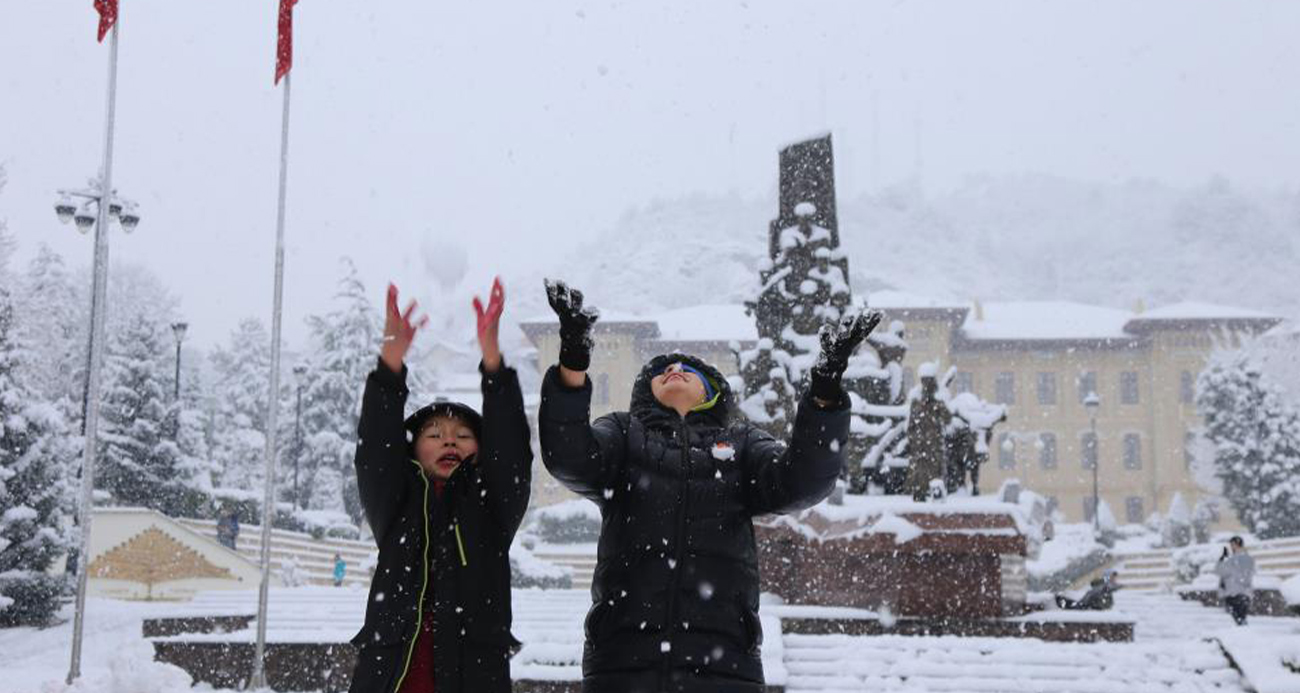 Eğitime kar engeli! Birçok il ve ilçede okullar tatil edildi