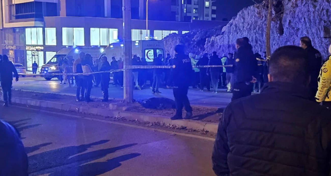 Gaziantep’te feci kaza: Otomobilin çarptığı anne öldü, kızı ağır yaralandı