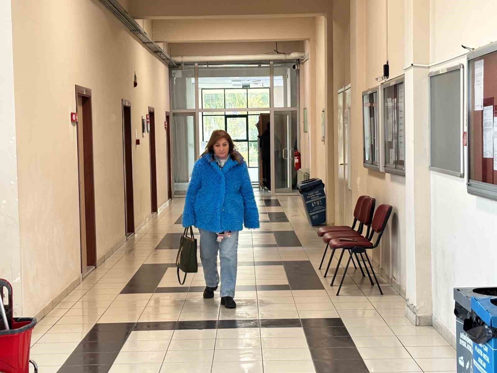 Annesi için bekledi, üniversite hayalini 53 yaşında gerçekleştirdi