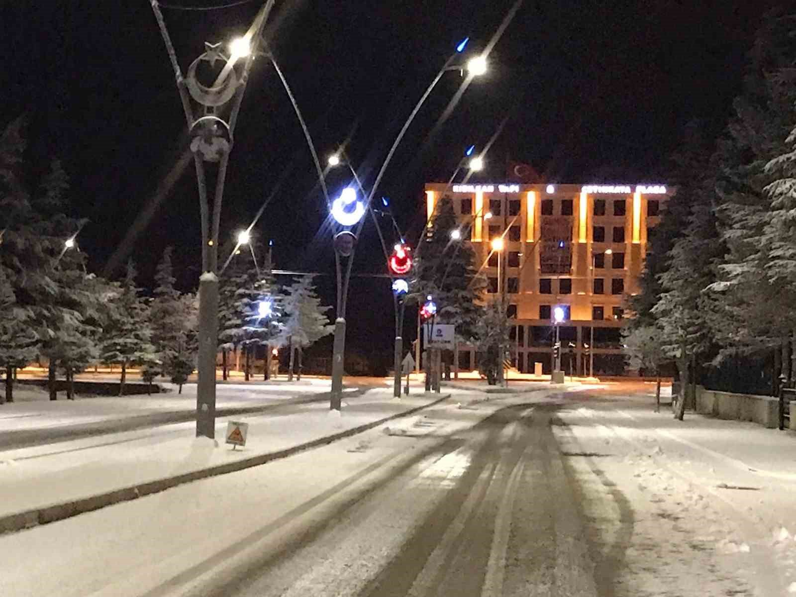 Ereğli’ye mevsimin ilk karı yağdı