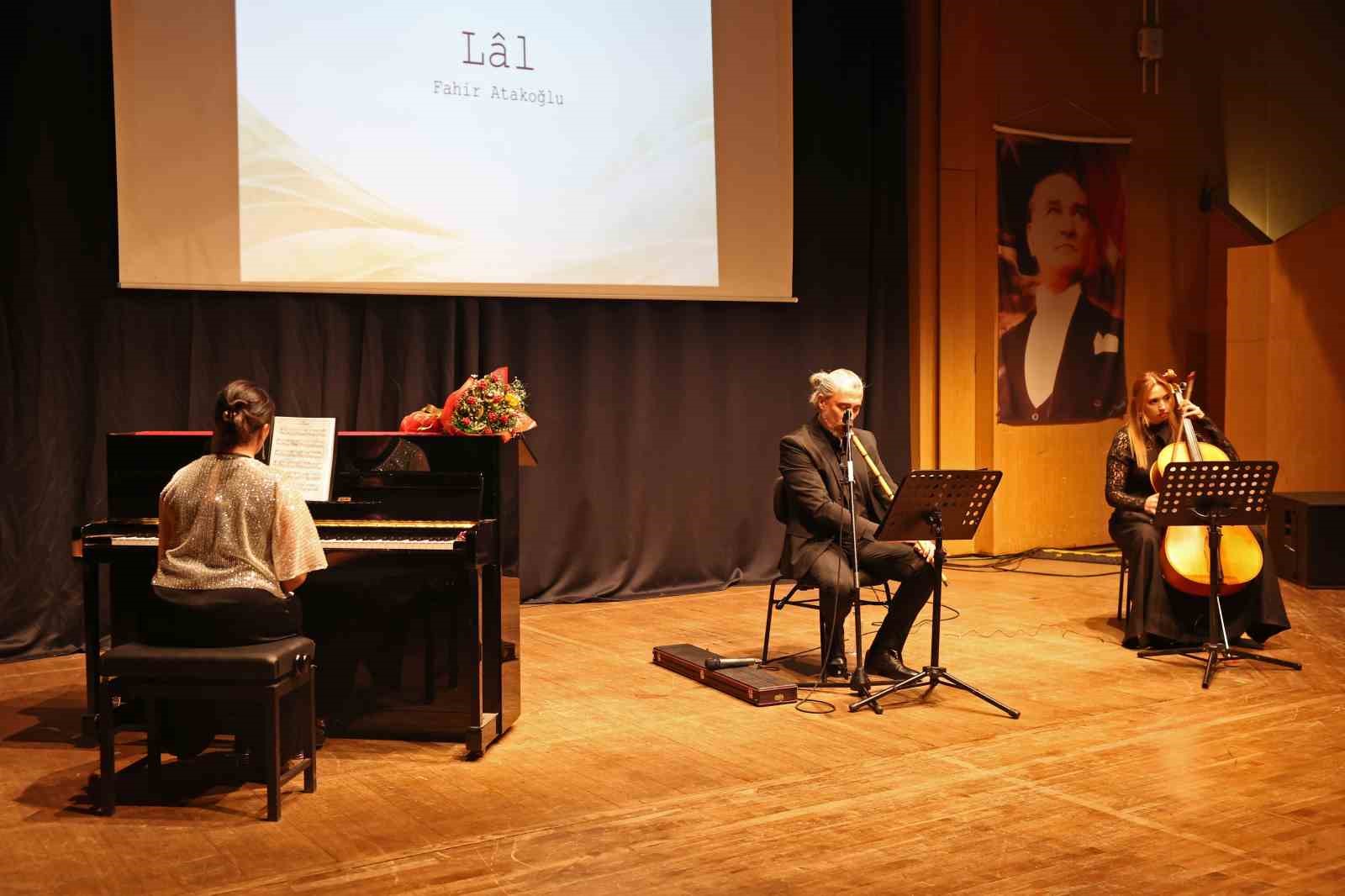 ’Zefir Zamanı’ konseri müzikseverlerle buluştu