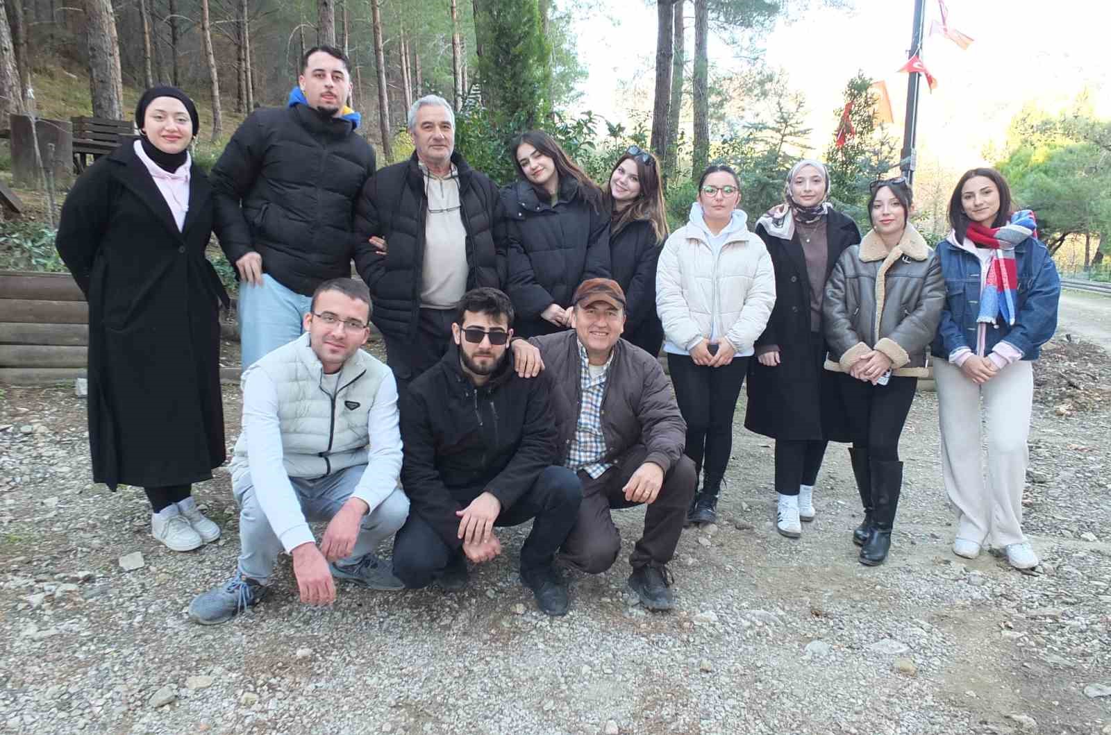 Balıkesir’de üniversiteli gençler çevreci projede görev aldı