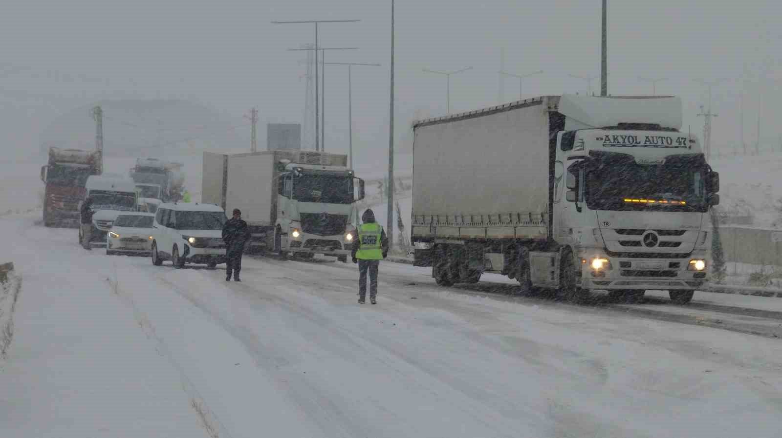 Gercüş’te Ayrancı geçidi ulaşıma açıldı