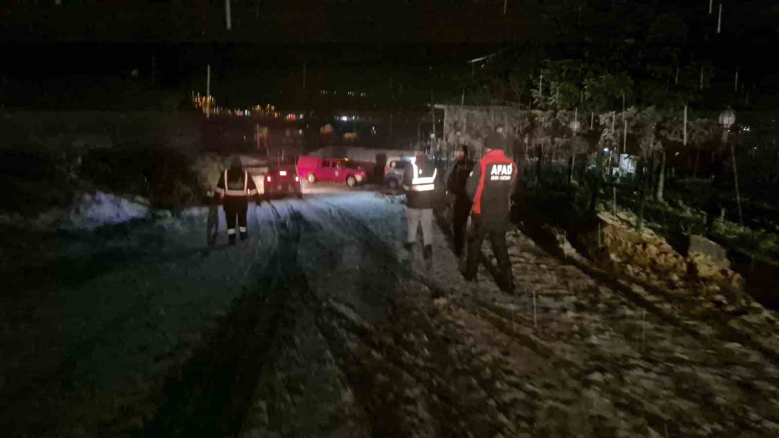 Bartın’da kiralık ev ararken ormanlık alana giren çift mahsur kaldı