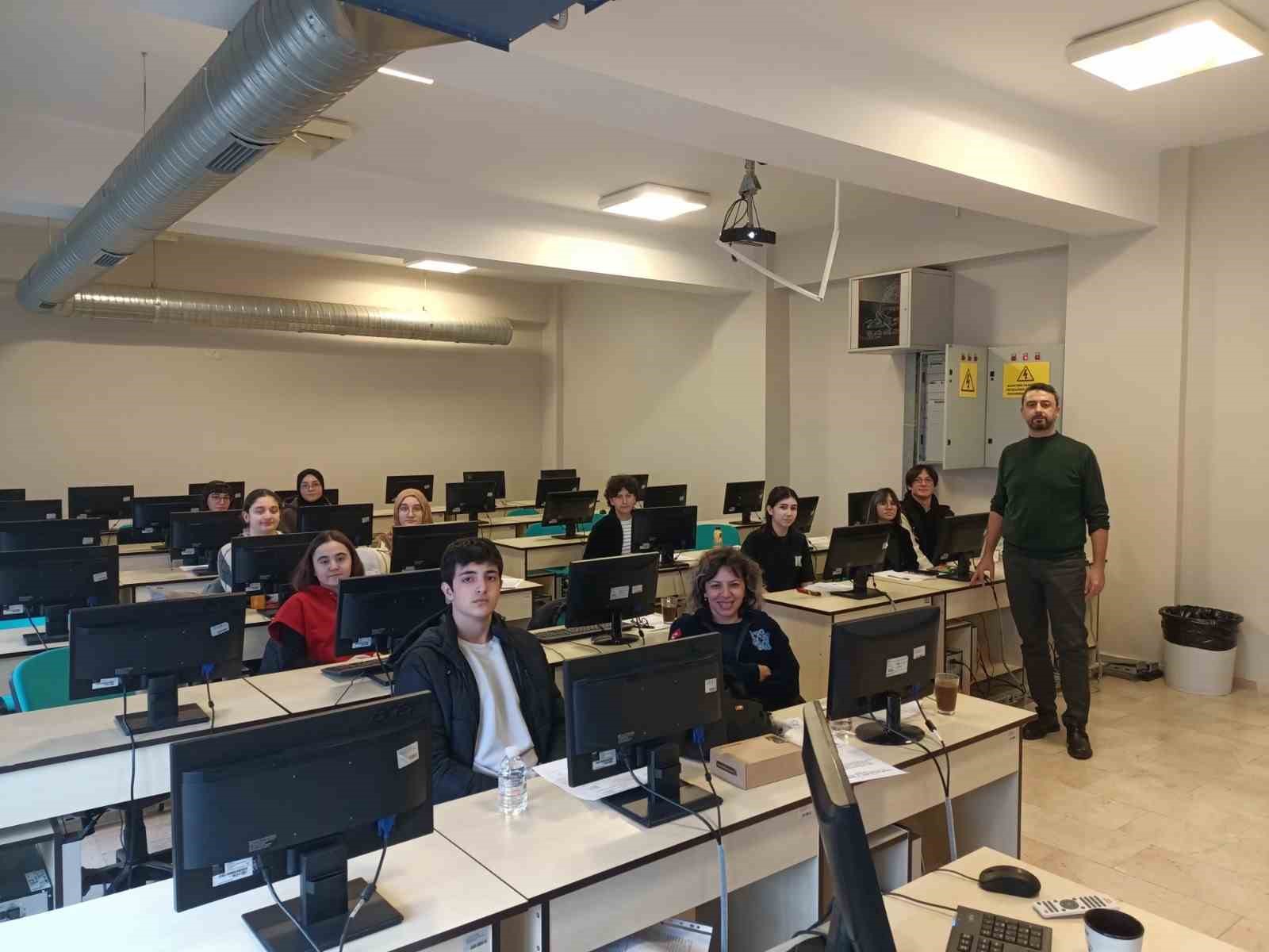 BİLSEM öğrencilerine yönelik teorik ve uygulamalı dersler verildi