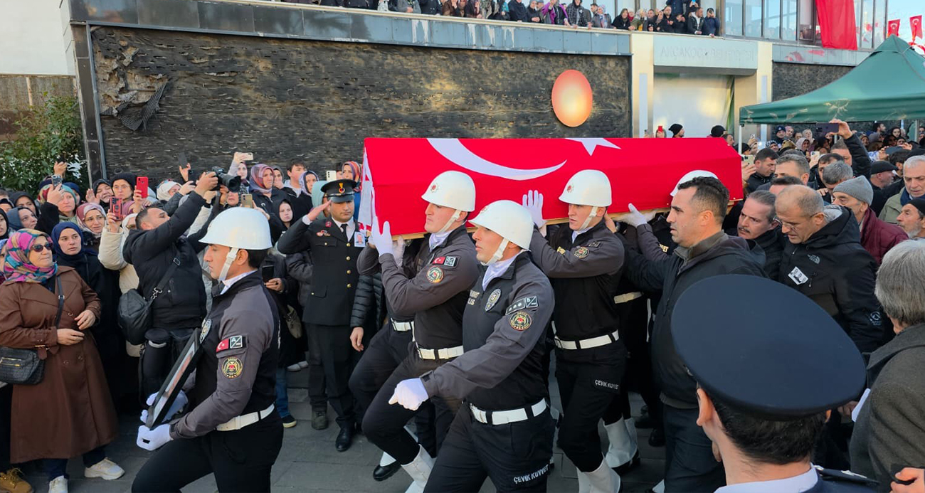 DEAŞ operasyonunda şehit olan polis memuru memleketinde toprağa verildi