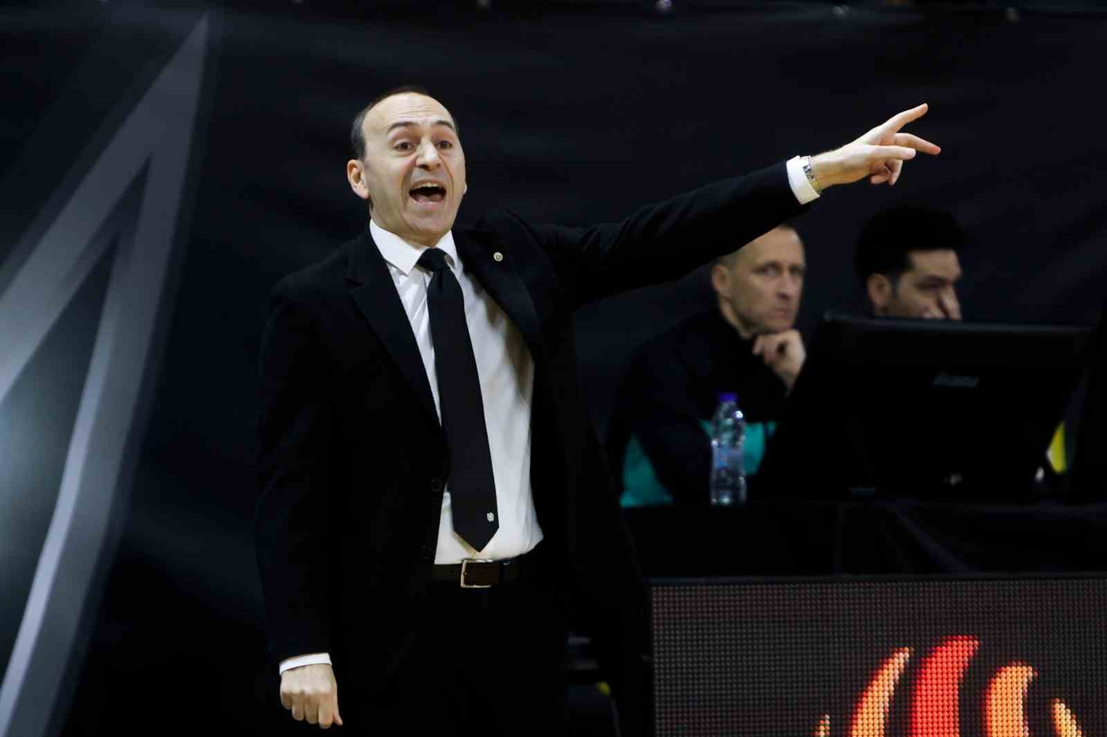 Galatasaray, başantrenör Yakup Sekizkök ile yollarını ayırdı