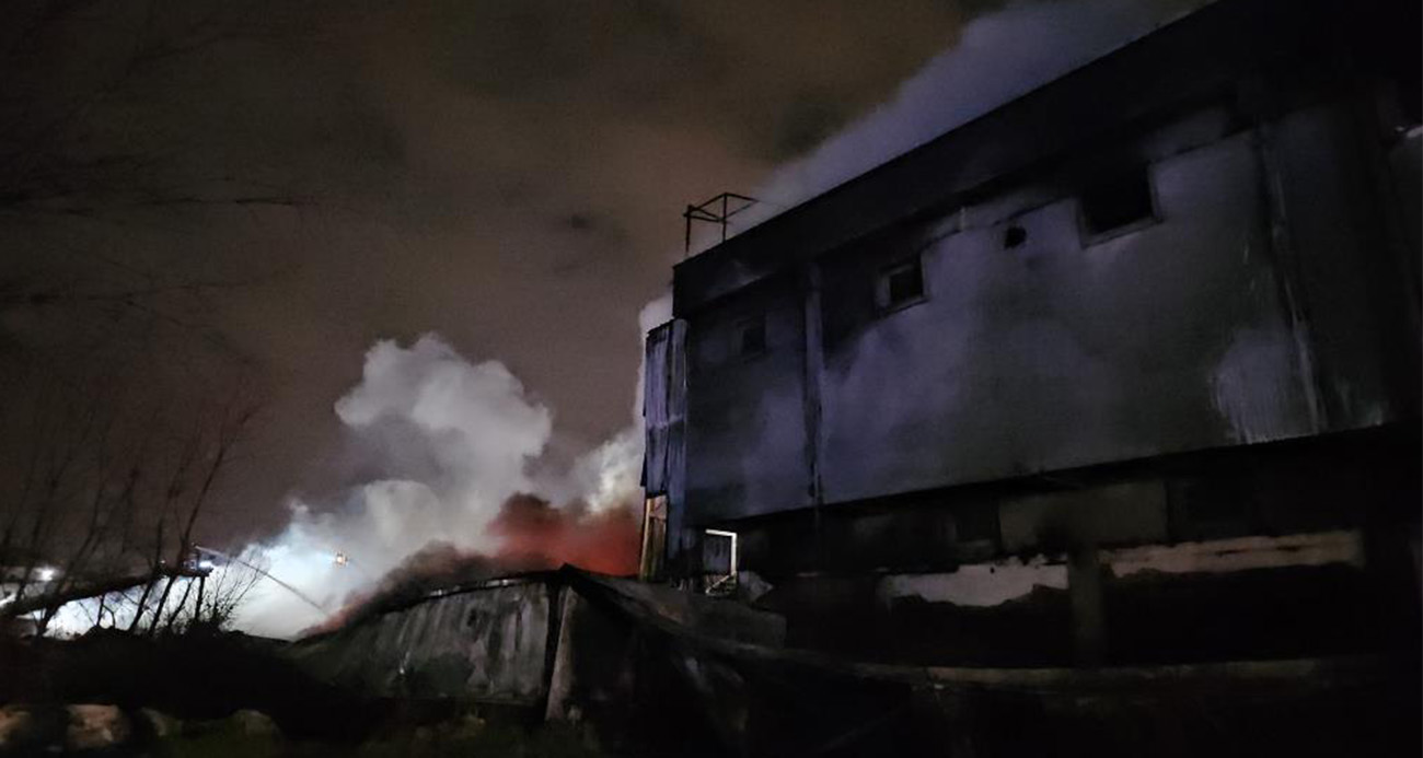 Esenyurt’taki fabrika yangını 6 saattir devam ediyor