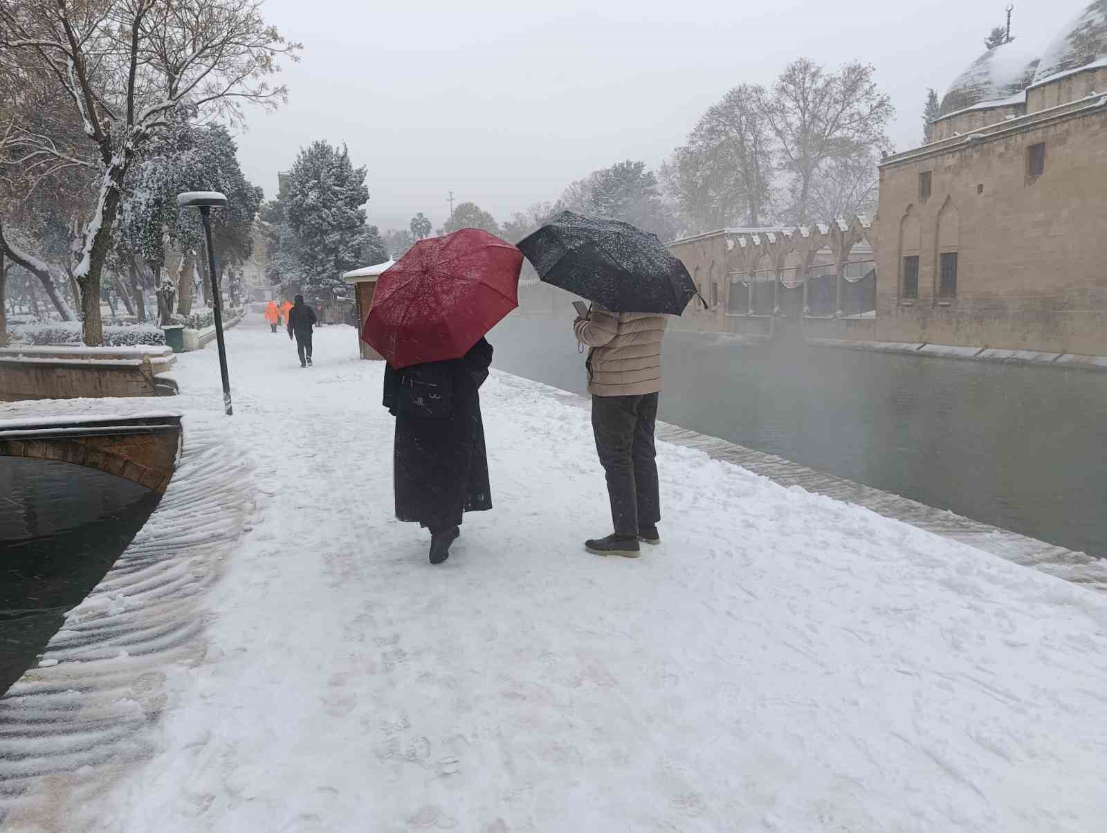 Balıklıgöl beyaza büründü