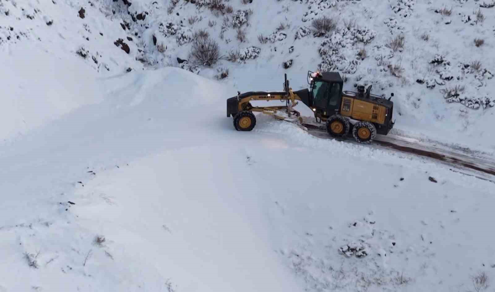 Adıyaman’da birçok köy ve mezraya ulaşım sağlanamıyor